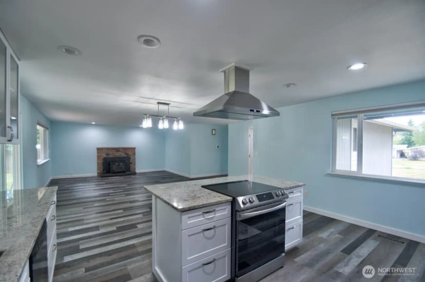 Property photo for 33916 52nd Avenue E, Eatonville photo 6