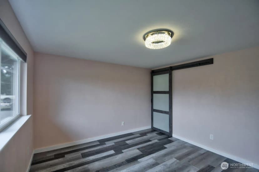 Property photo for 33916 52nd Avenue E, Eatonville photo 11
