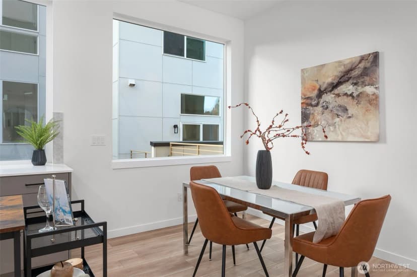 Property photo for 730 C Broadway E, Seattle photo 9