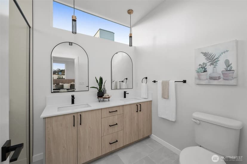 Property photo for 730 C Broadway E, Seattle photo 19