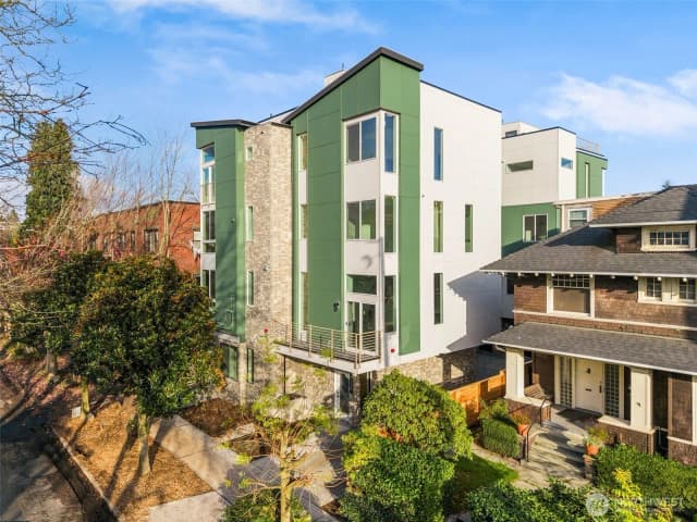 Property photo for 730 C Broadway E, Seattle