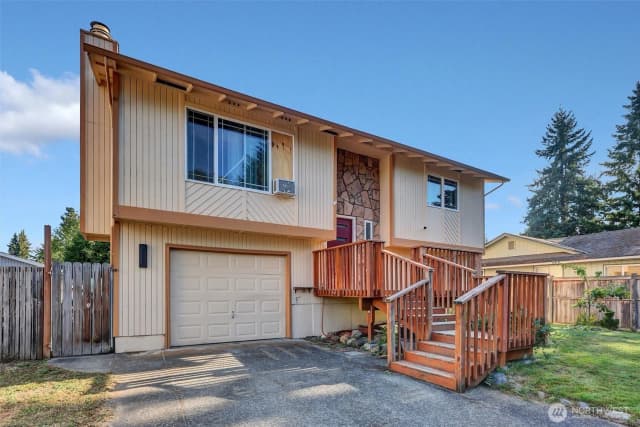 Property photo for 5415 105 Street Ne, Marysville photo 2