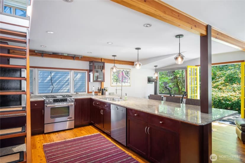 Property photo for 2766 Westlake Avenue N #a, Seattle photo 3