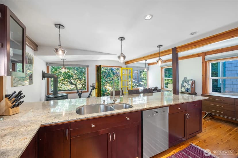 Property photo for 2766 Westlake Avenue N #a, Seattle photo 8