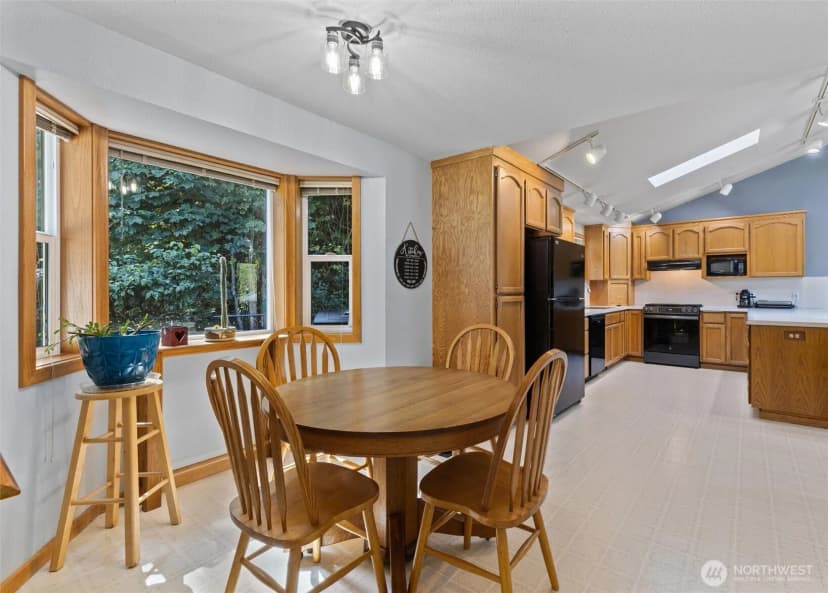 Property photo for 4108 Seneca Drive, Mount Vernon photo 6