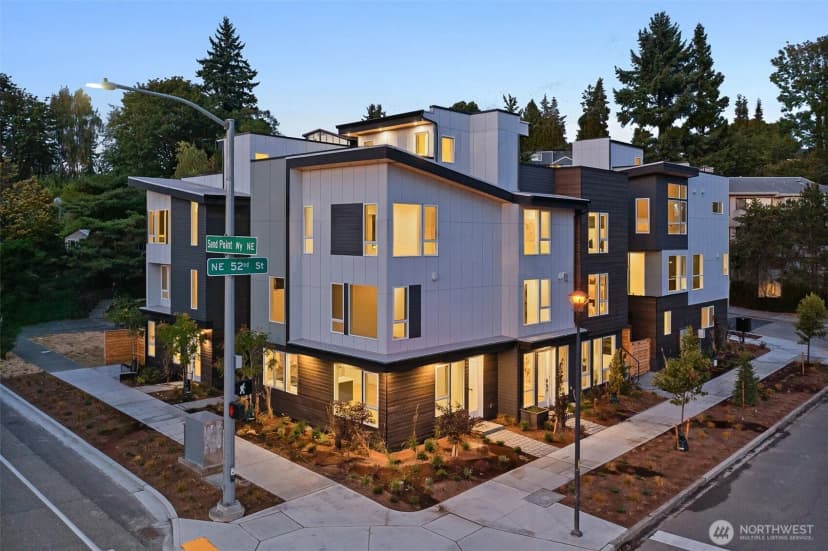 Property photo for 5201 Sand Point Place Ne, Seattle photo 25