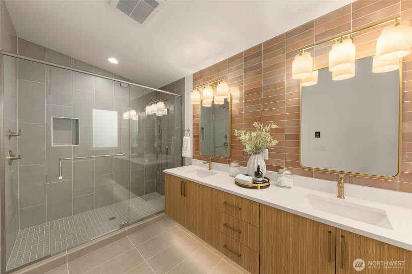 Property photo for 5201 Sand Point Place Ne, Seattle photo 15