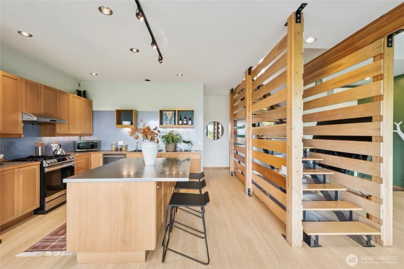 Property photo for 4050 34th Avenue S, Seattle photo 14