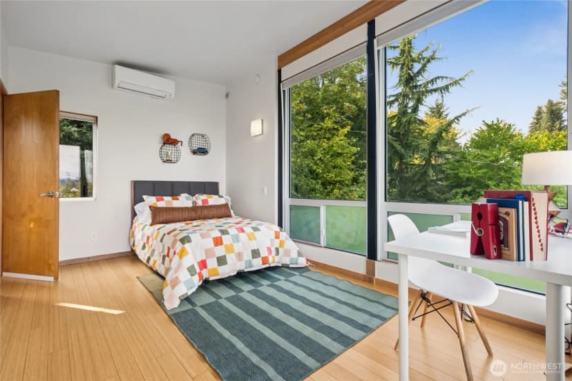 Property photo for 4050 34th Avenue S, Seattle photo 23
