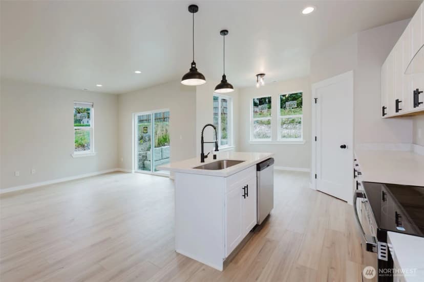 Property photo for 7590 E Idaho Street, Port Orchard photo 8