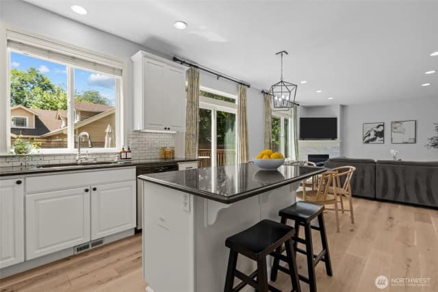 Property photo for 8122 Ne 189th Place, Kenmore photo 4