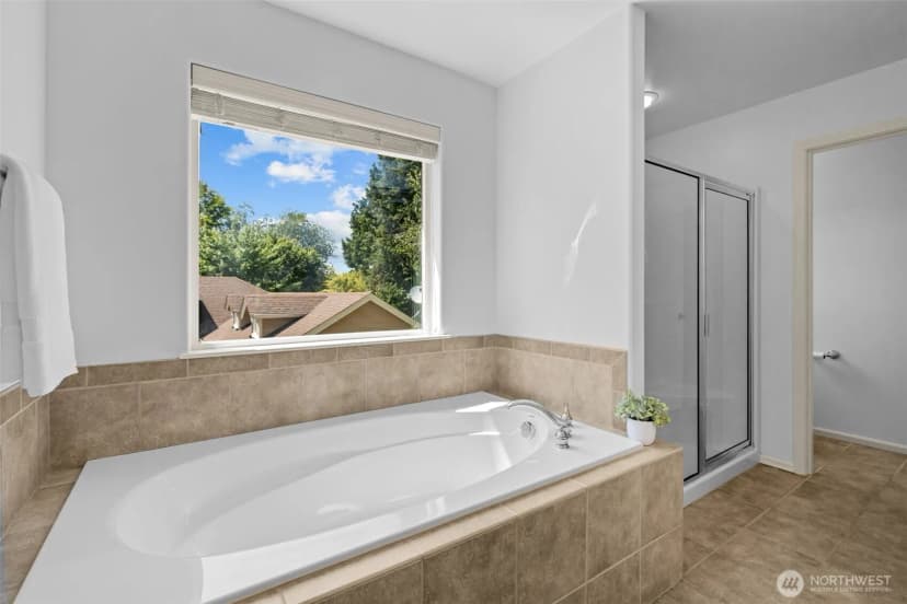 Property photo for 8122 Ne 189th Place, Kenmore photo 16