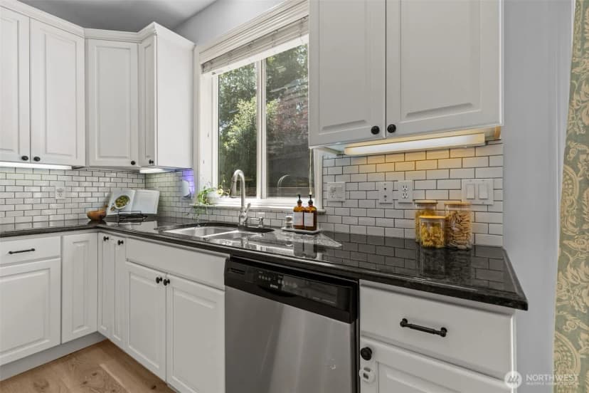 Property photo for 8122 Ne 189th Place, Kenmore photo 7