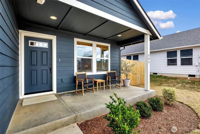 Property photo for 502 Cardinal Avenue, Winlock photo 3