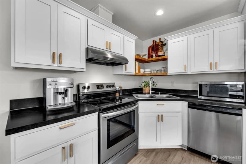 Property photo for 502 Cardinal Avenue, Winlock photo 8