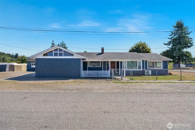 Property photo for 402 N 10th Street, Elma photo 2