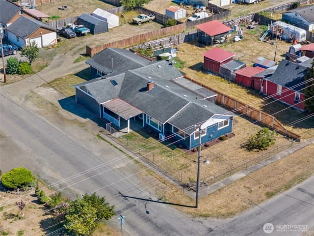 Property photo for 402 N 10th Street, Elma photo 4