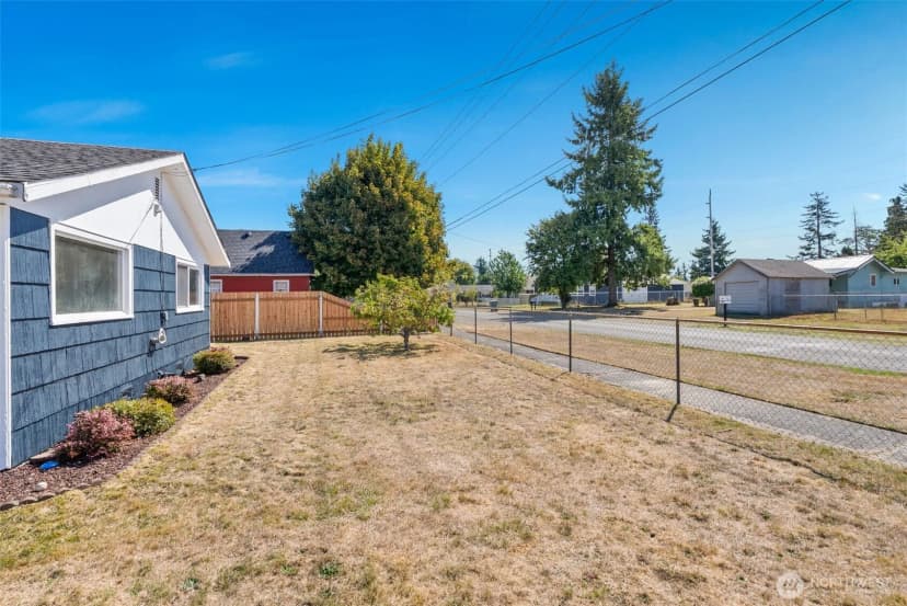 Property photo for 402 N 10th Street, Elma photo 30