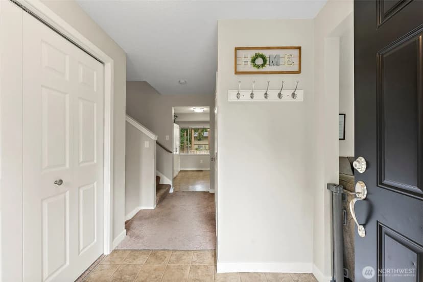 Property photo for 16323 95th Avenue Ct E, Puyallup photo 3
