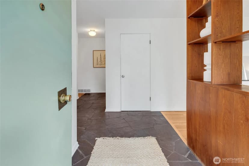 Property photo for 9724 Mercerwood Drive, Mercer Island photo 3