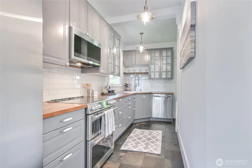 Property photo for 8605 Wallingford Avenue N, Seattle photo 10