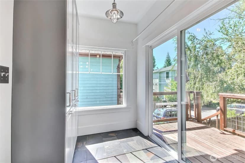 Property photo for 8605 Wallingford Avenue N, Seattle photo 12