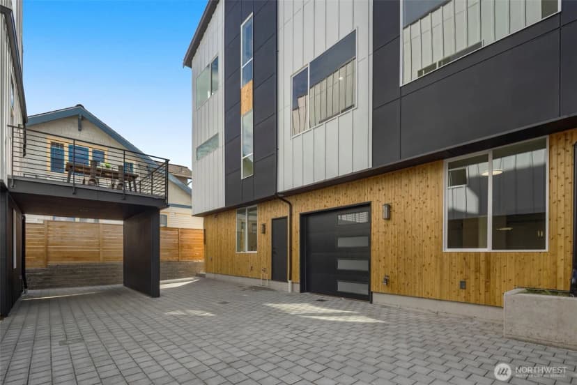 Property photo for 1225 N 48th Street, Seattle photo 3