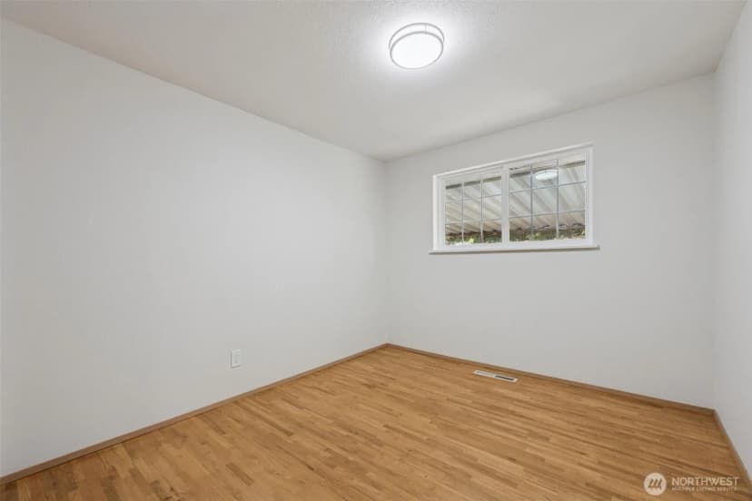 Property photo for 130 115th Street E, Tacoma photo 10