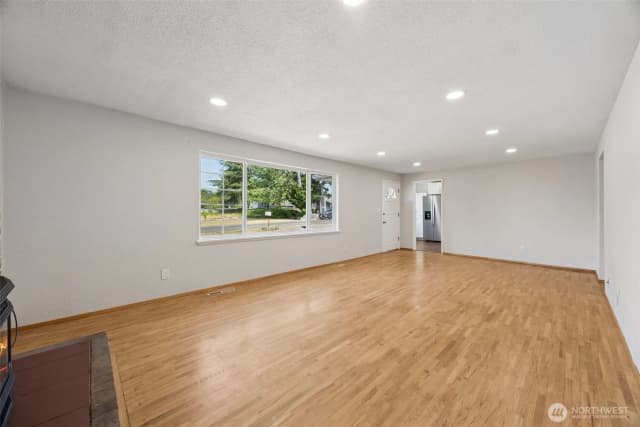 Property photo for 130 115th Street E, Tacoma photo 4