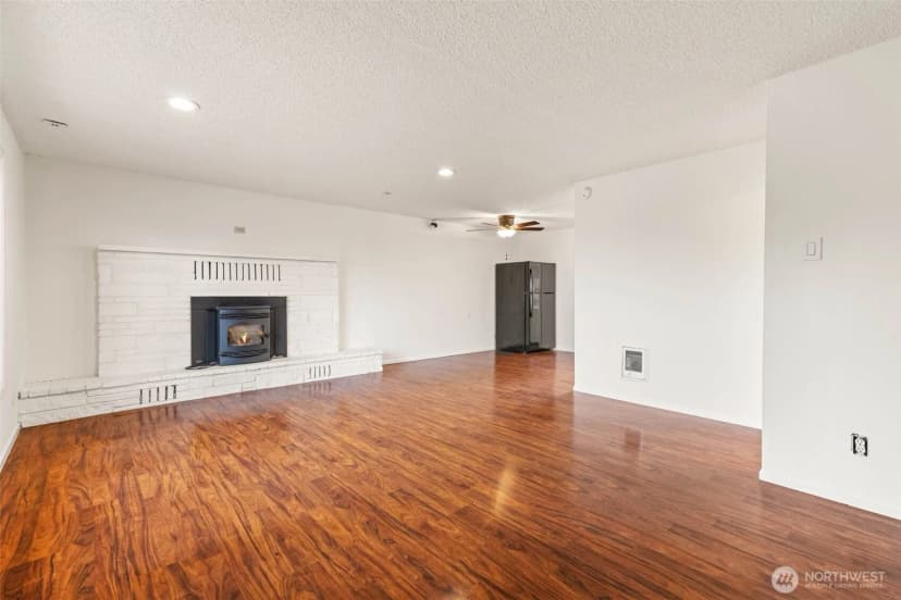 Property photo for 10710 202nd Avenue E, Bonney Lake photo 2