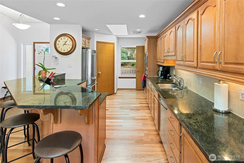 Property photo for 8324 Springridge Road Ne, Bainbridge Island photo 6