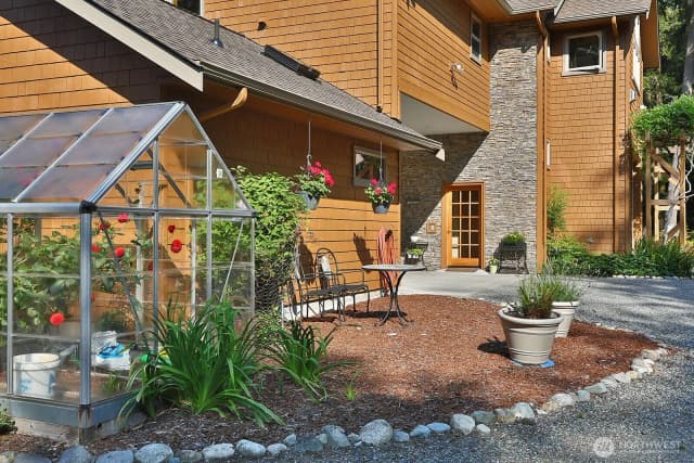 Property photo for 381 Lake Hancock Drive, Coupeville photo 3
