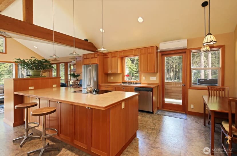 Property photo for 381 Lake Hancock Drive, Coupeville photo 6