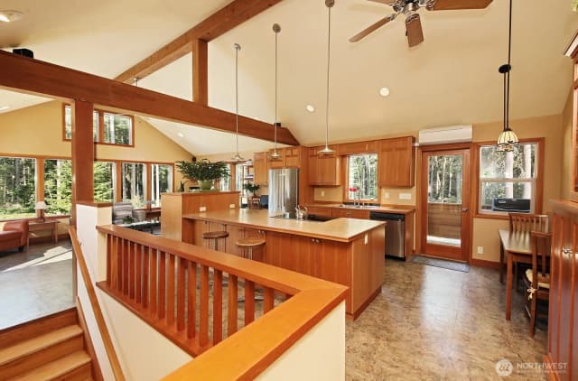 Property photo for 381 Lake Hancock Drive, Coupeville photo 5