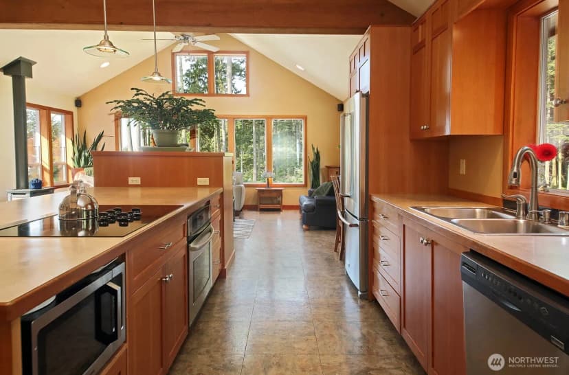 Property photo for 381 Lake Hancock Drive, Coupeville photo 7