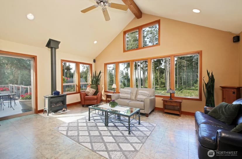 Property photo for 381 Lake Hancock Drive, Coupeville photo 14