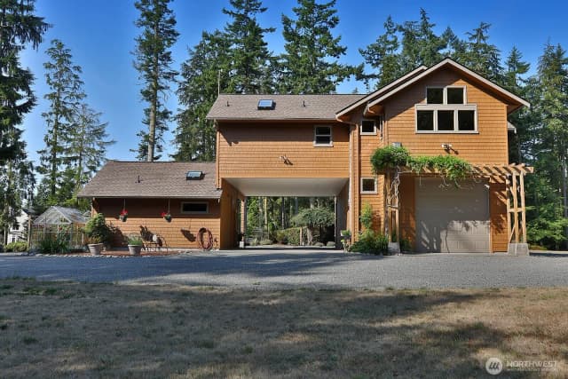 Property photo for 381 Lake Hancock Drive, Coupeville photo 2