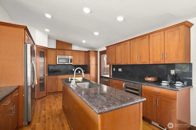 Property photo for 4004 Sw Sw 337th St Street, Federal Way photo 5