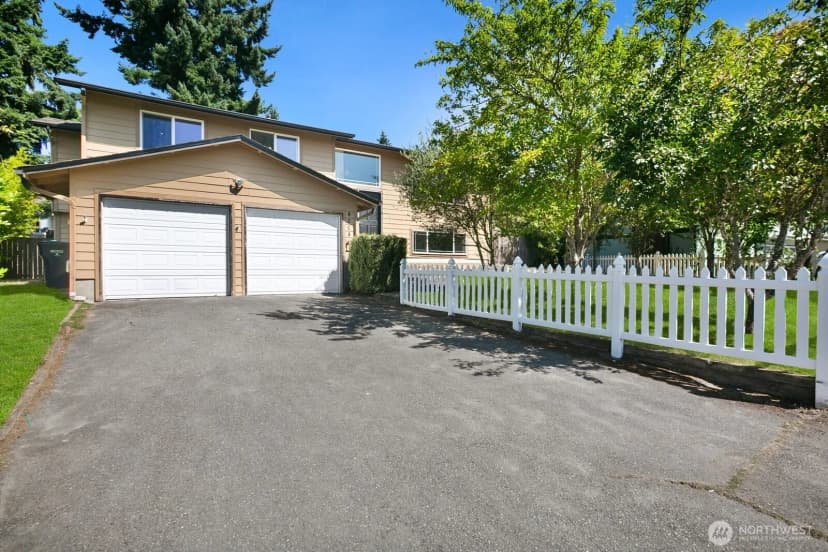 Property photo for 4004 Sw Sw 337th St Street, Federal Way photo 2