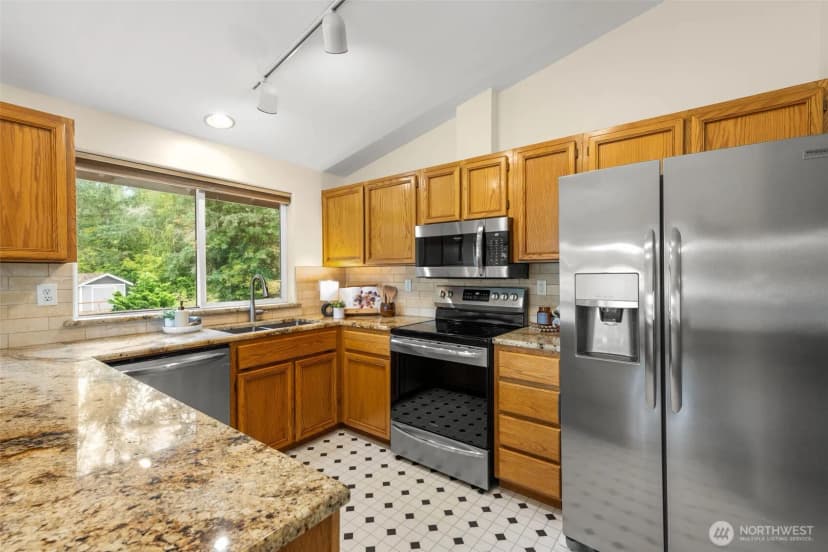 Property photo for 32311 87th Avenue E, Eatonville photo 12