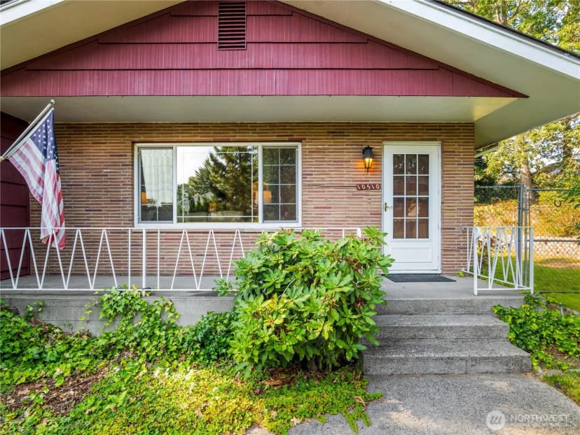 Property photo for 10510 Becker Drive Sw, Lakewood photo 4