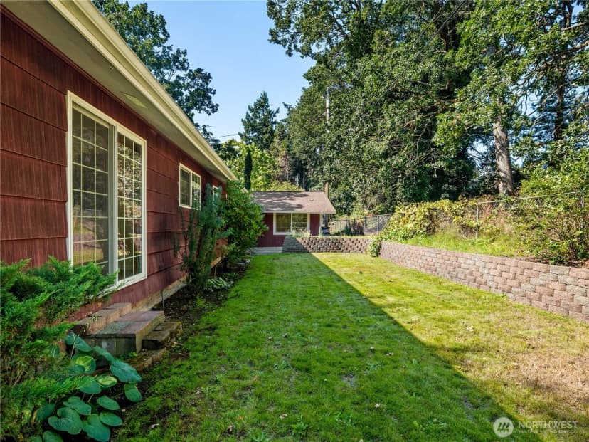 Property photo for 10510 Becker Drive Sw, Lakewood photo 29