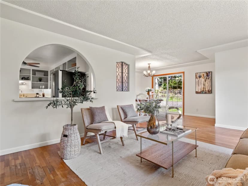 Property photo for 10510 Becker Drive Sw, Lakewood photo 6