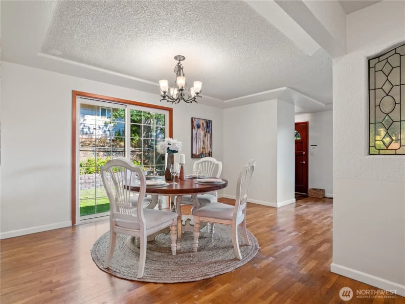 Property photo for 10510 Becker Drive Sw, Lakewood photo 7