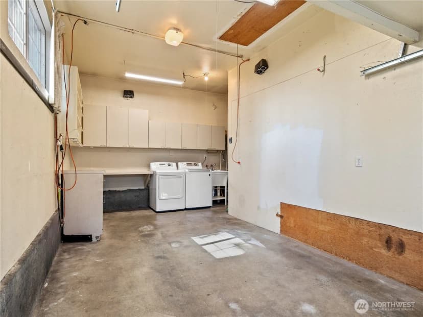 Property photo for 10510 Becker Drive Sw, Lakewood photo 19