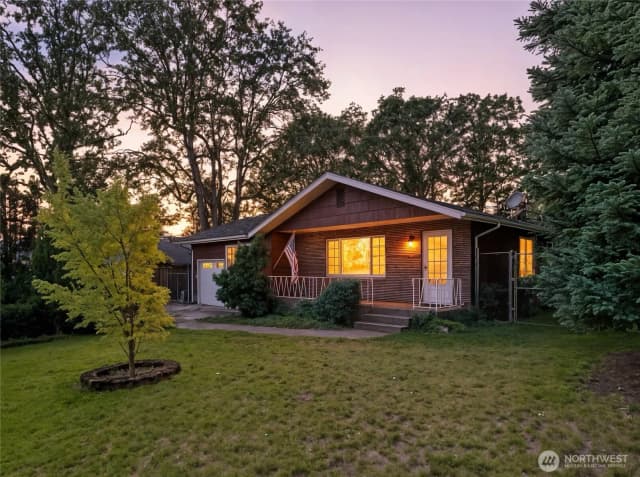 Property photo for 10510 Becker Drive Sw, Lakewood