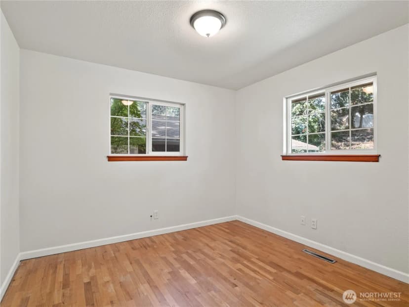 Property photo for 10510 Becker Drive Sw, Lakewood photo 15