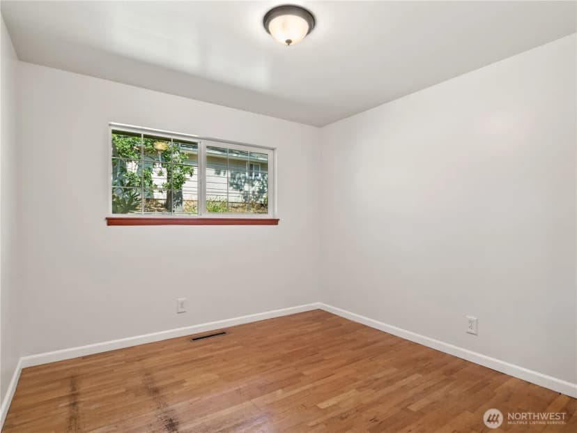 Property photo for 10510 Becker Drive Sw, Lakewood photo 16