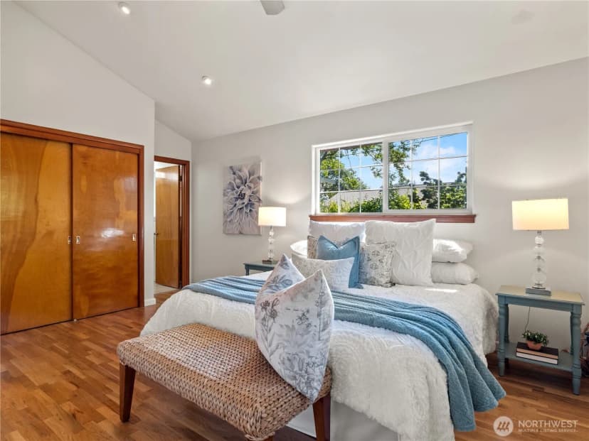 Property photo for 10510 Becker Drive Sw, Lakewood photo 13