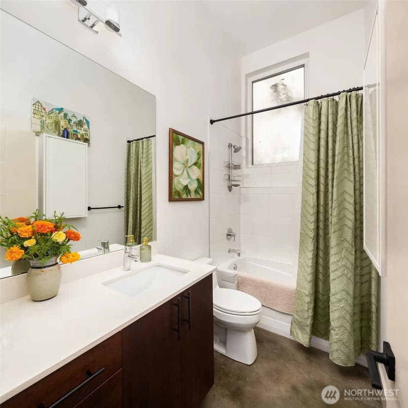 Property photo for 3805 Fremont Lane N, Seattle photo 22